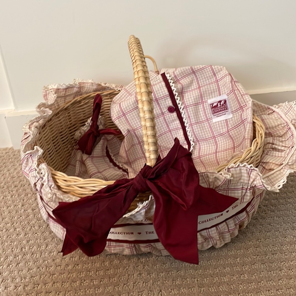 Vintage! American girl/pleasant company basket set.